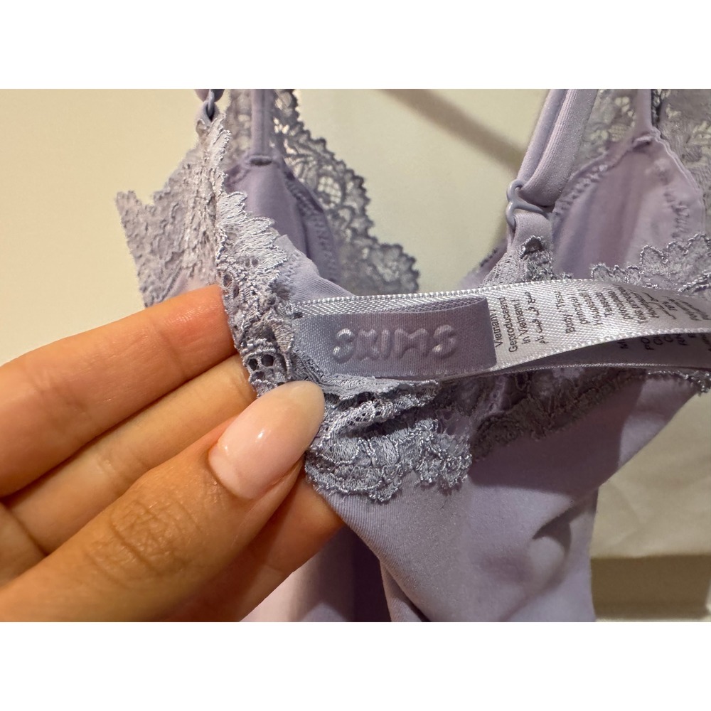 SKIMS Fits Everybody Lace Cami Bodysuit XS Light Purple - Picture 3 of 5